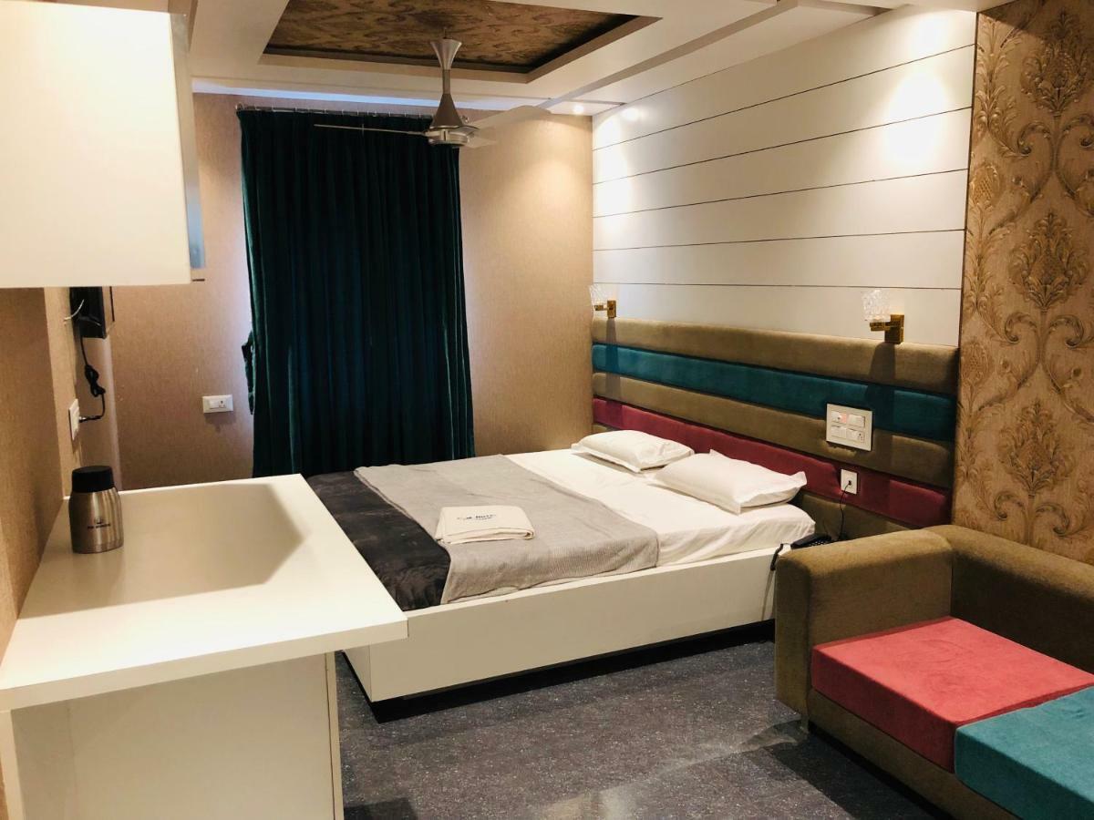 C.M. Hotel Pennagaram ภายนอก รูปภาพ