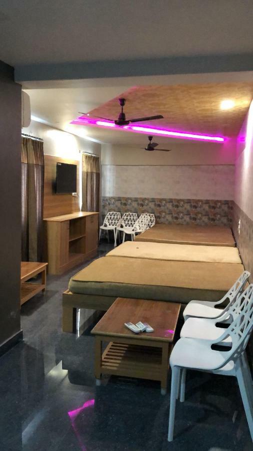 C.M. Hotel Pennagaram ภายนอก รูปภาพ